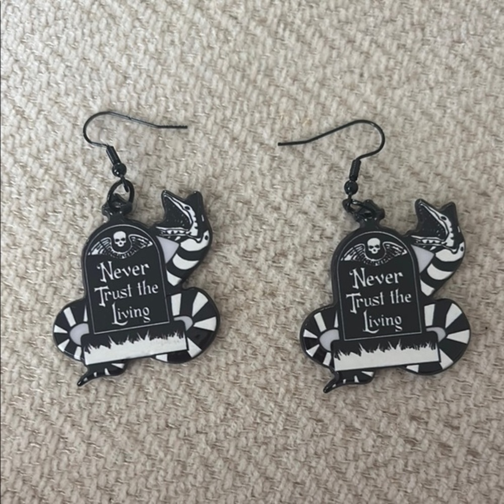 ❤️3 for $15!❤️ Beetlejuice Never Trust The Living Unusual Double Sided Earrings